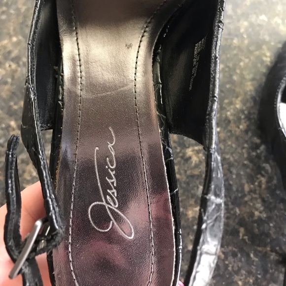 Black sling-backs - Picture 3 of 4